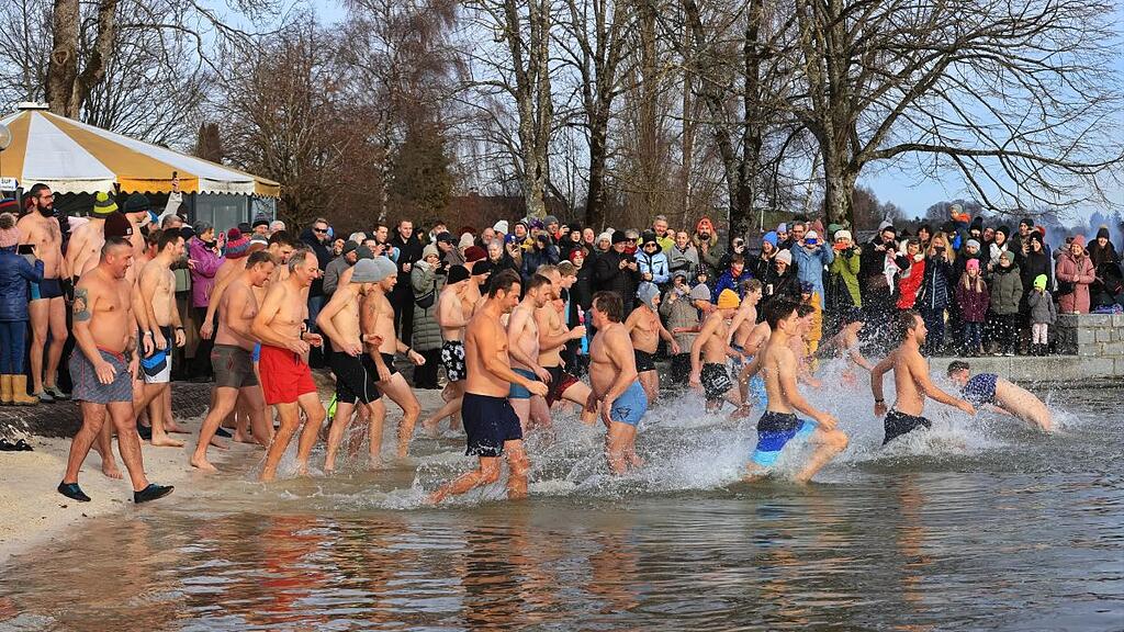 Silvesterschwimmen im Obertrumer See