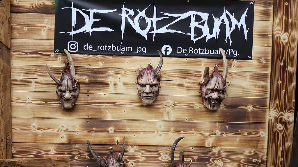 Maskenausstellung "Grossarler Gschlacht"