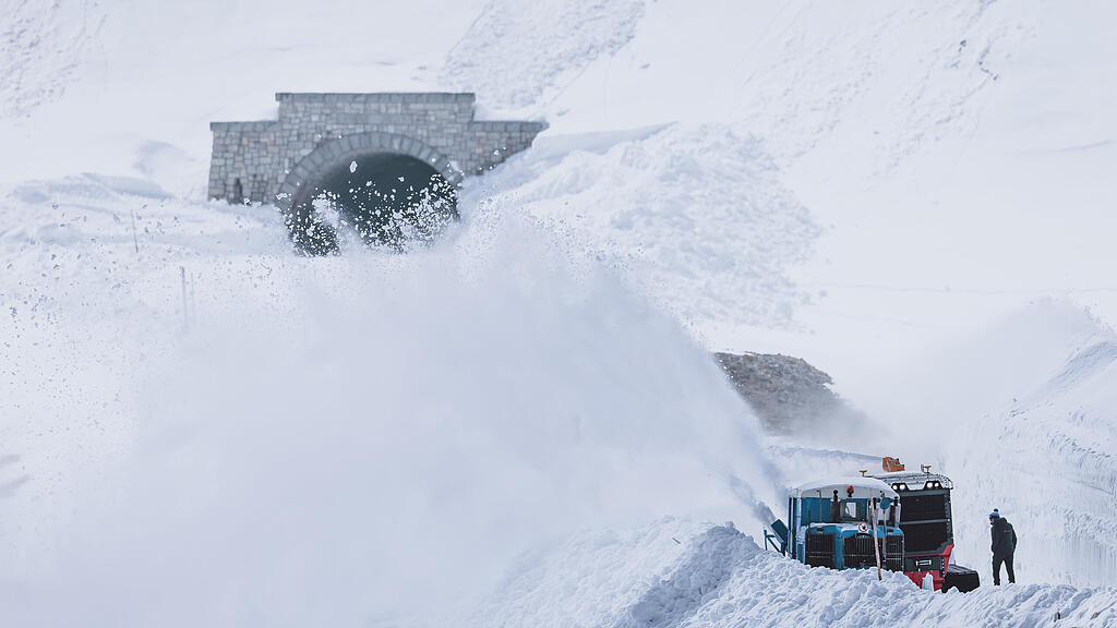 Schneeräumung auf Großglockner Hochalpenstraße