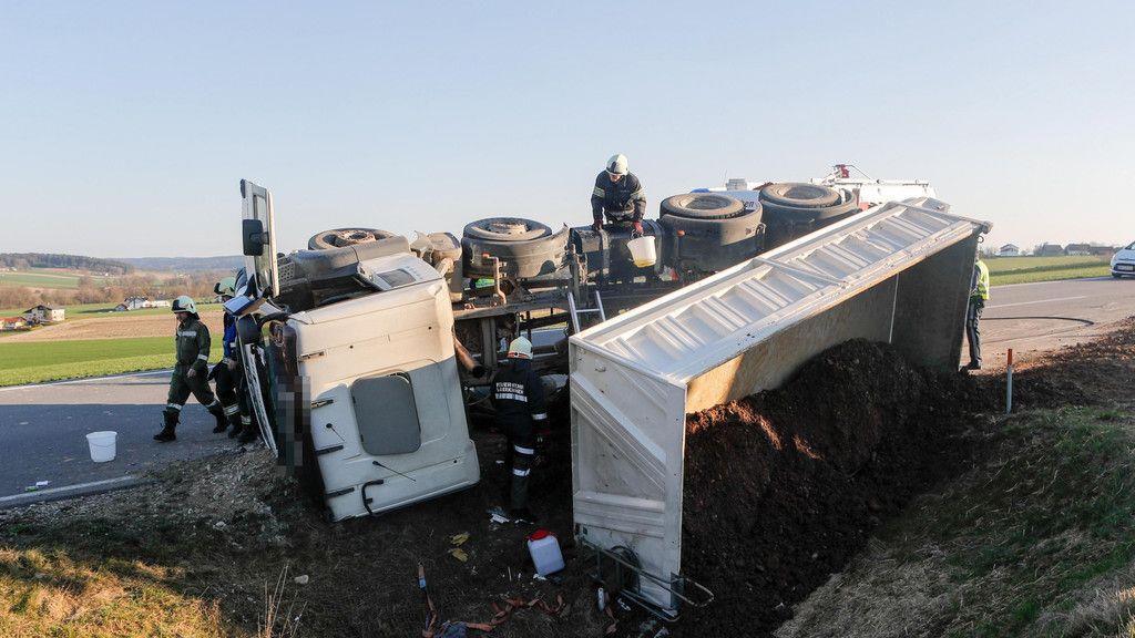 Lkw-Unfall in Moosbach bei Mauerkirchen