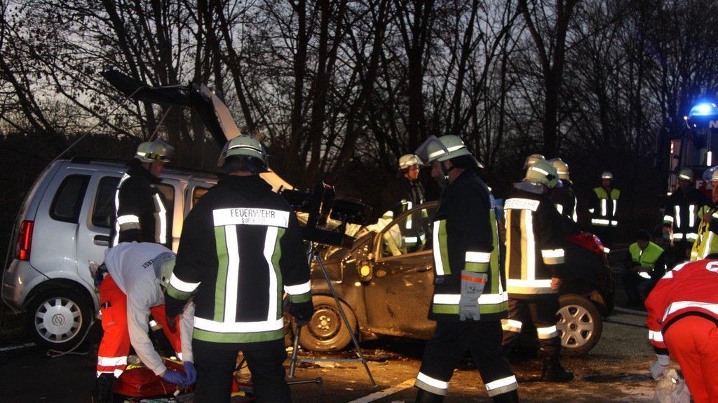Ein Toter bei Crash auf B20, II