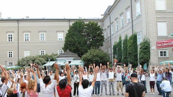 Bilder vom Flashmob gegen Abschiebung
