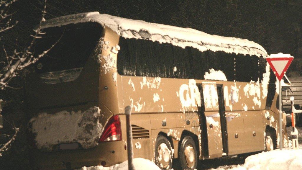 20 Verletzte bei Busunfall