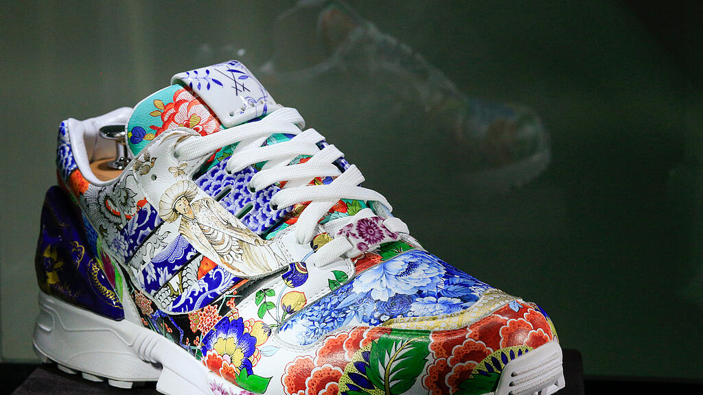 Porzellan-Sneaker von Adidas