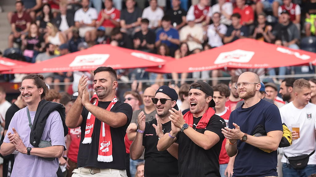 Public Viewing in Salzburg: Österreich vs. Polen