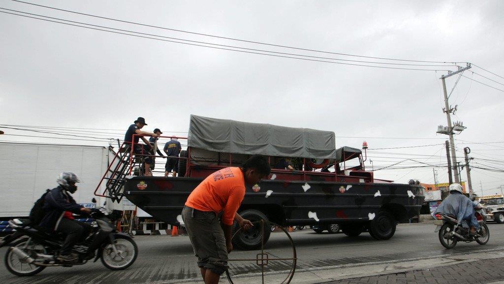 Super-Taifun Haiyan trifft Philippinen: Massenevakuierungen
