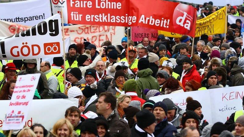 Salzburger demonstrieren in Wien
