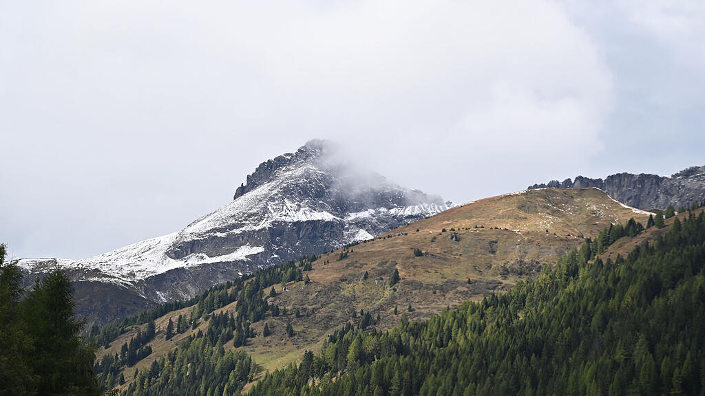 WETTER / SCHNEE / GEBIRGE / WITTERUNG / HERBST