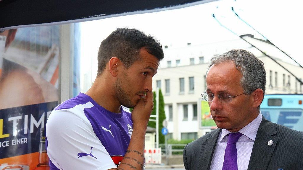 Austria Salzburg eröffnet Fanshop und fixiert ersten Transfer