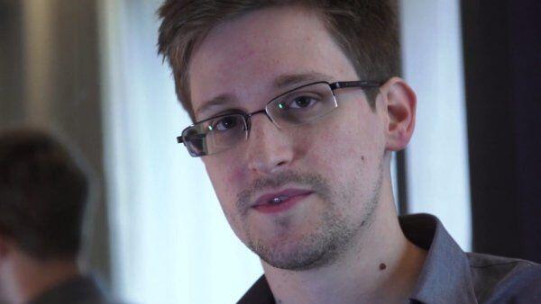 Snowden befindet sich derzeit im Transitbereich