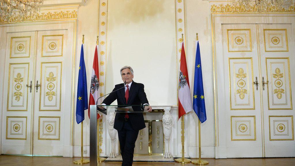 Werner Faymann legt alle Ämter zurück