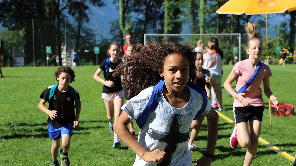 Die Schüler zeigten vollen Einsatz beim Spendenlauf.
