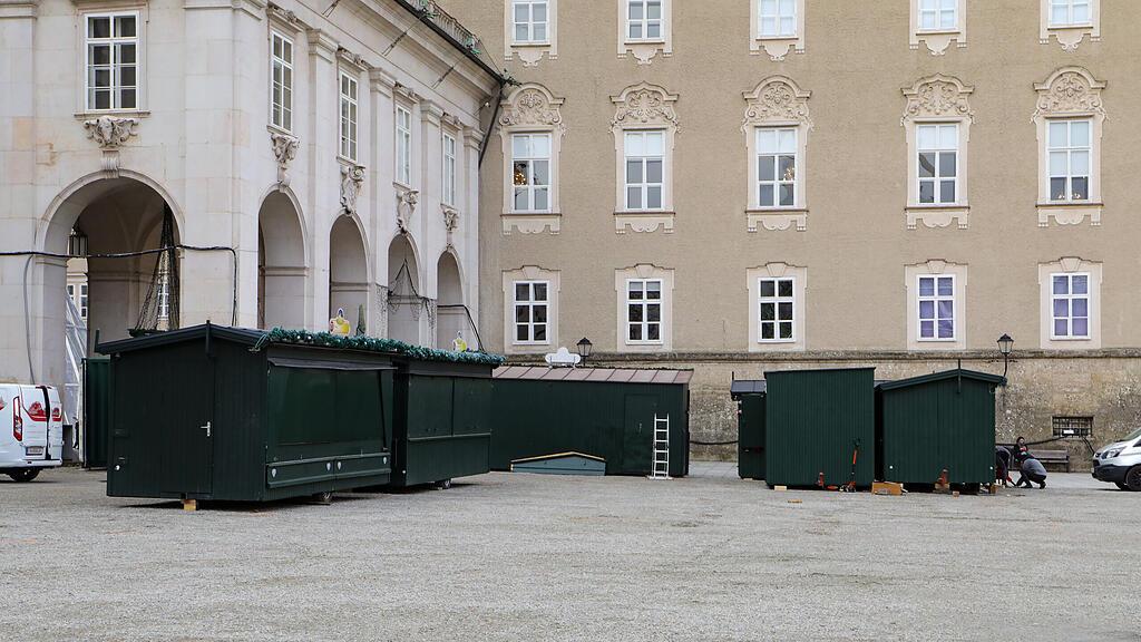 Aufbau Christkindlmarkt II