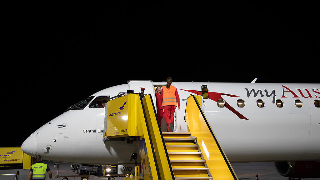 Letzter Flieger landet vorerst in Salzburg