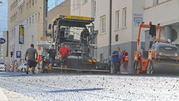 Die Arbeiten in der St. Julien-Straße liefen am Samstag auf Hochtouren.