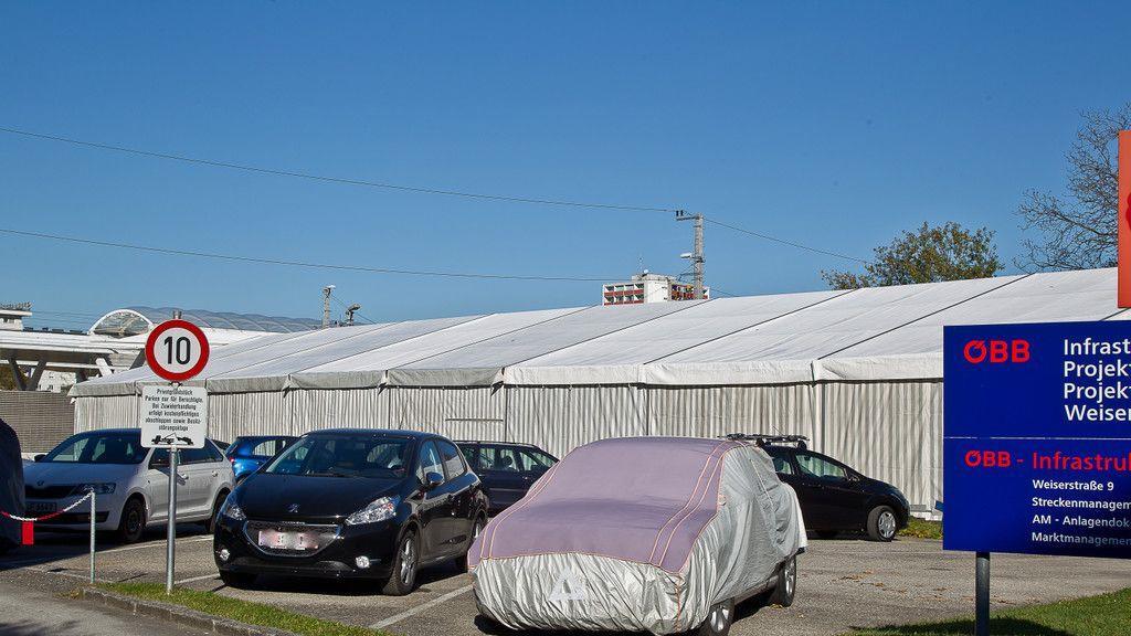 Neue Flüchtlingszelte in Salzburg aufgebaut