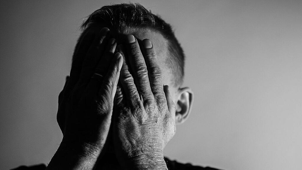 depression-g7cb01bc0c_1280.jpg