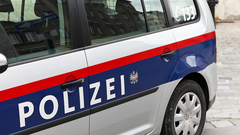Die herbeigerufenen Polizei zeigte den Mann an.