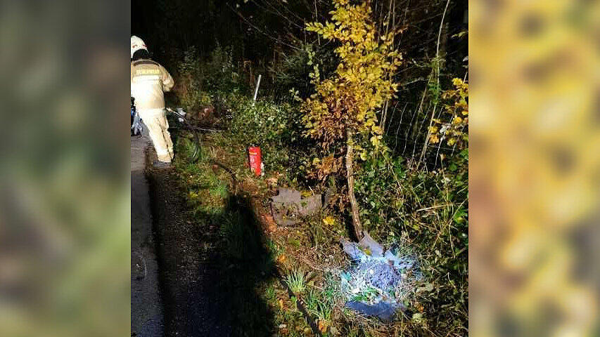 Unfall Bürmoos Pkw gegen Baum