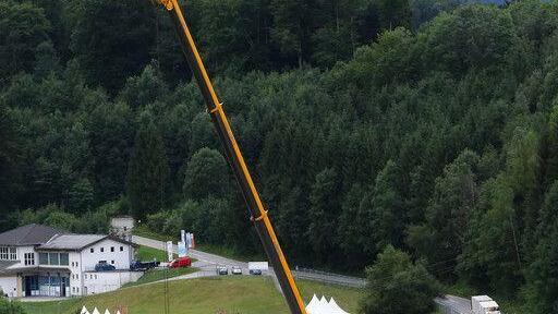 Erste Aufbauarbeiten am Electric Love 2017