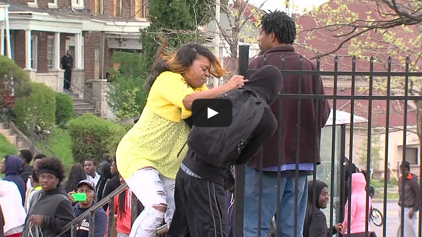 Das Video der "Hooligan-Mum" wird zum Youtube-Hit.