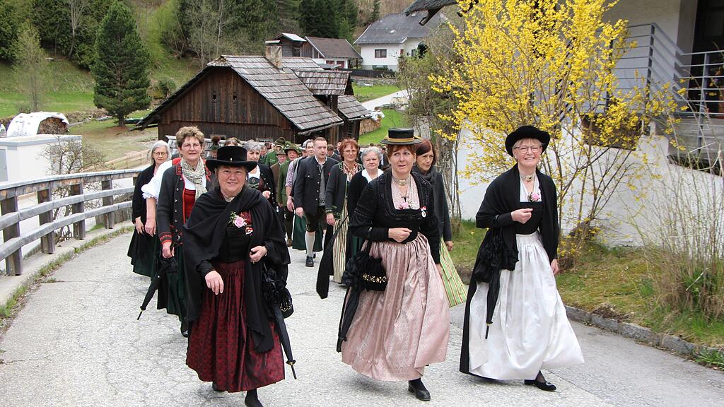 Lad\u00fcbertragen in Ramingstein