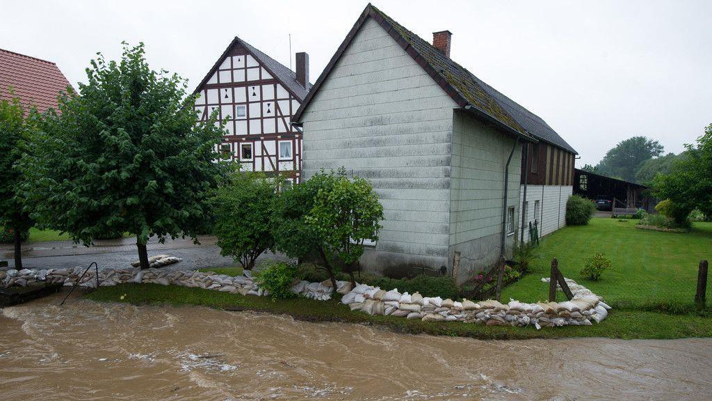 Dauerregen und Hochwasseralarm in Deutschland