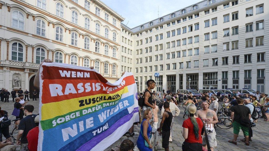 Rund 150 Menschen bei Demo gegen Abschiebung in Wien