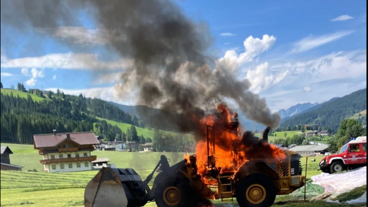 Radladerbrand in Altenmarkt