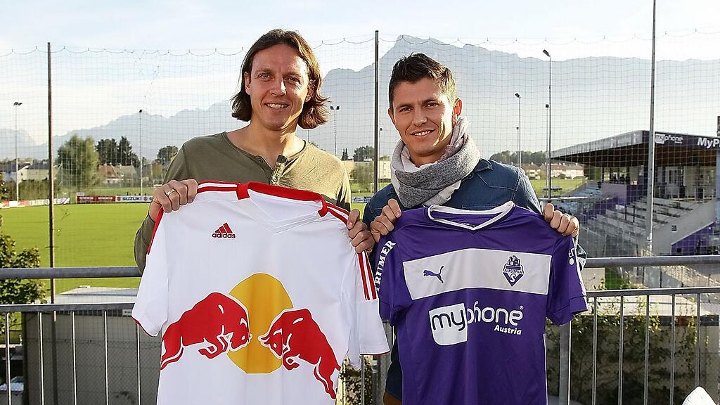 Rene Aufhauser (FC Liefering, links) und Marko Vujic von der Austria Salzburg freuen sich auf das Spitzenspiel.
