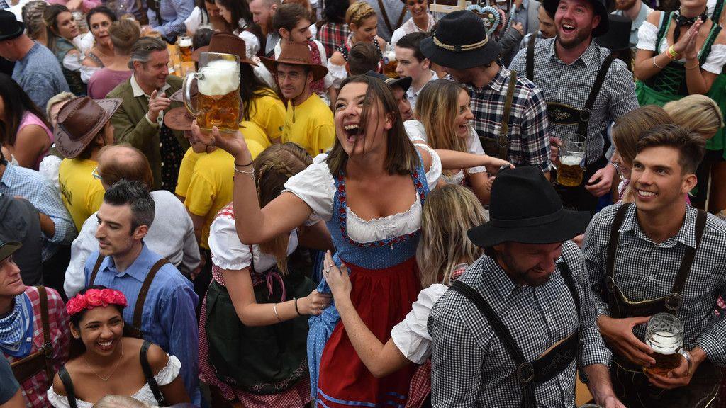 Oktoberfest eröffnet 2017 II