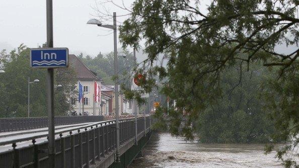 Hochwasser in Braunau: Innbrücke gesperrt