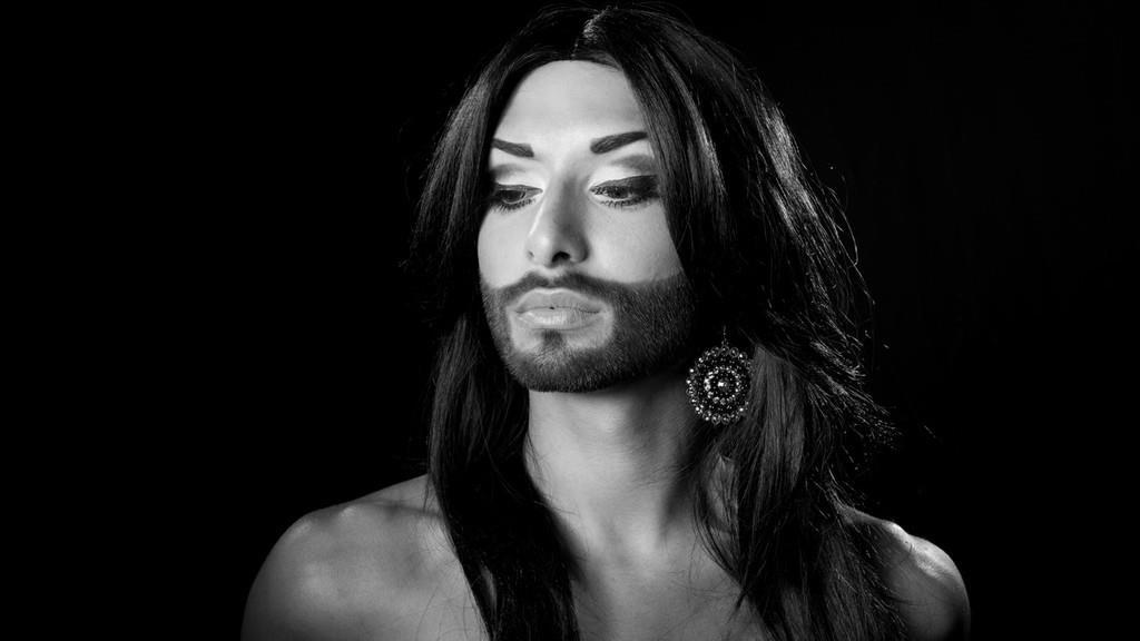 Manfred Baumann setzt Conchita Wurst in Szene
