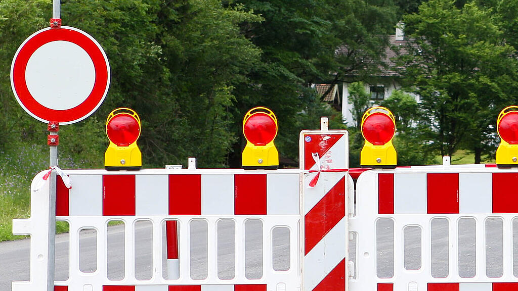 SB, Straßensperre, Verkehr, Fahrverbot, Bauarbeiten,