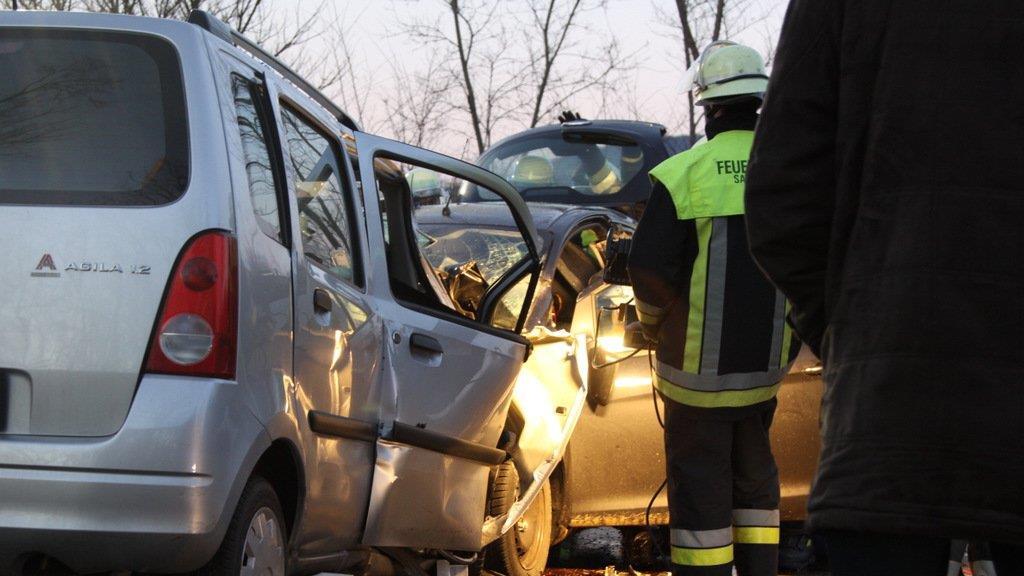 Ein Toter bei Crash auf B20, II