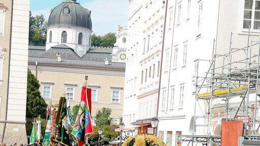 Erntedank-Umzug in der Mozartstadt