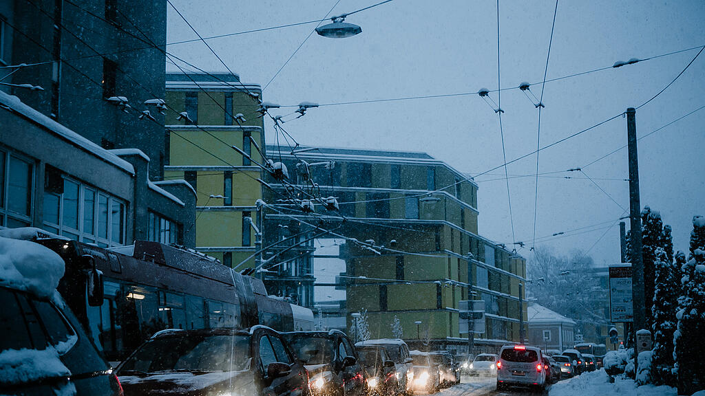 Verschneites Salzburg in den Morgenstunden