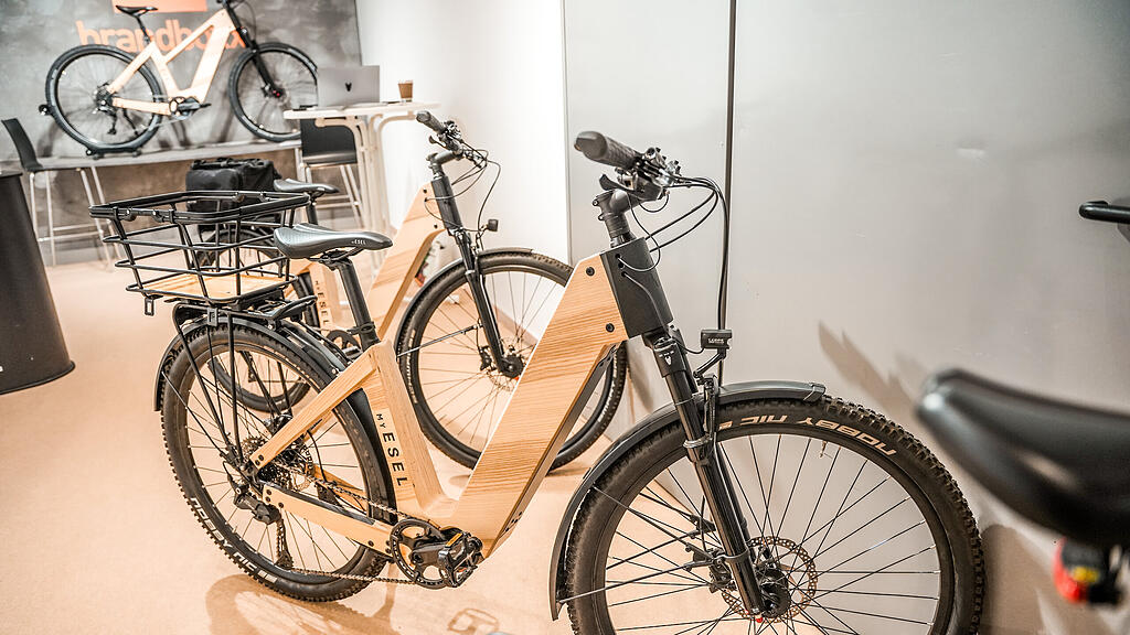 Austria on Bike Messe Brandboxx