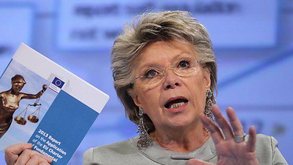 Reding hofft auf Antwort auf Weckruf Snowdens