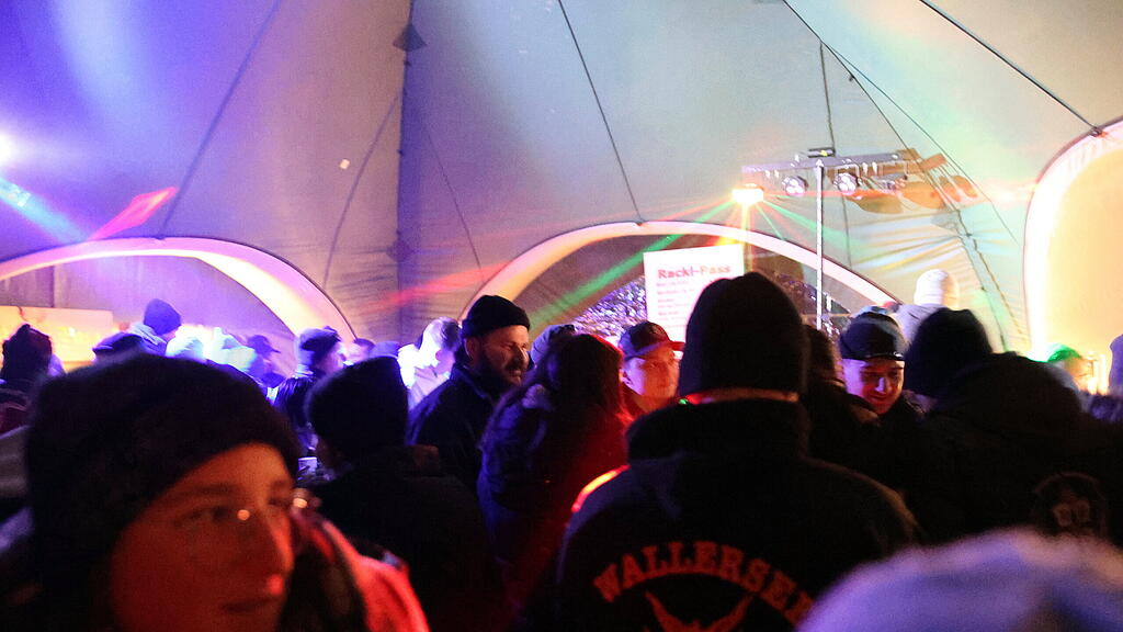 Rackl-Pass Gr\u00f6dig mit Kinderktampusse und Partystimmung