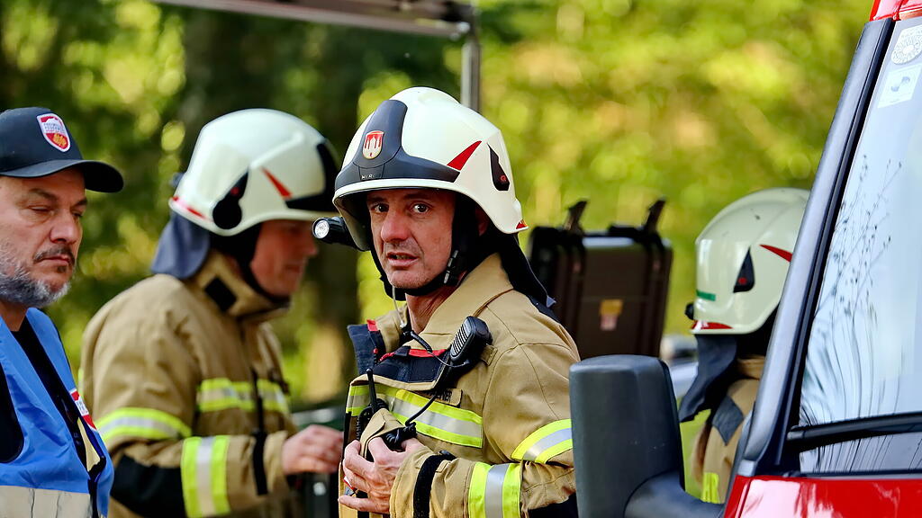 Feuerwehr\u00fcbung in Guggenthal II