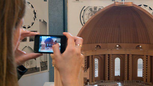 Fast jeder macht sie fast überall: Handyfotos