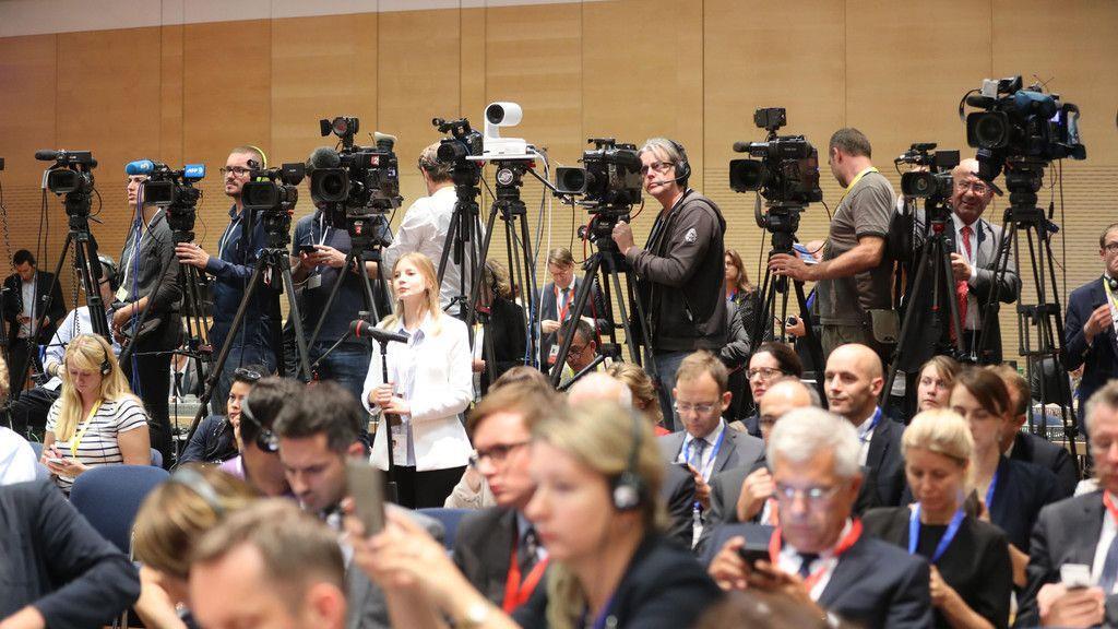Pressetermin mit Macron und Kern