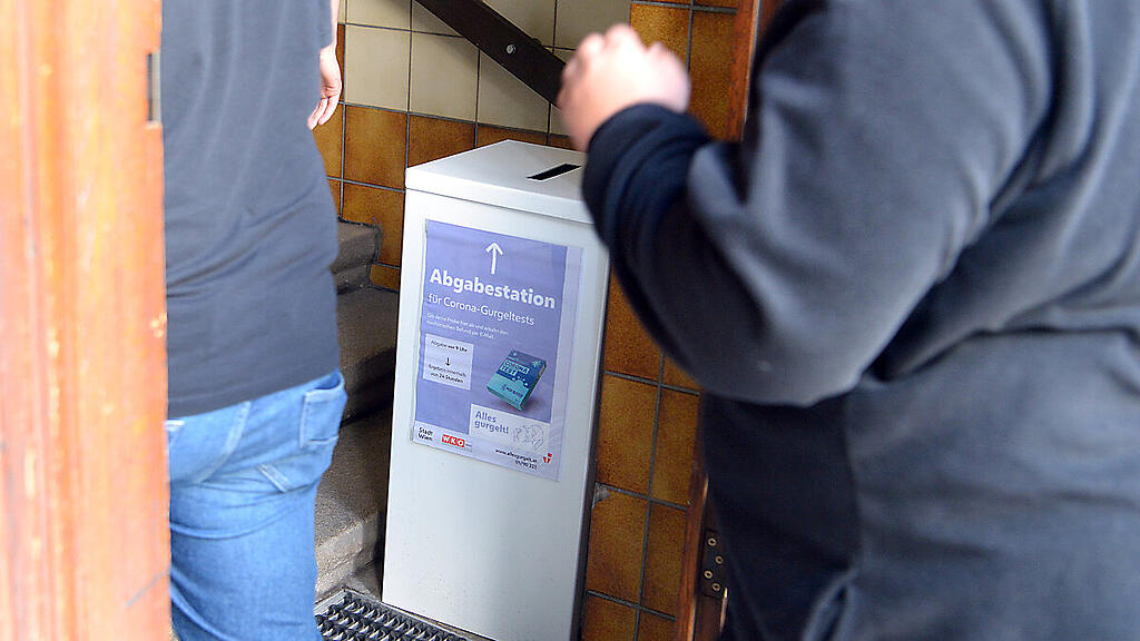 Mehr positive PCR-Tests an Schulen