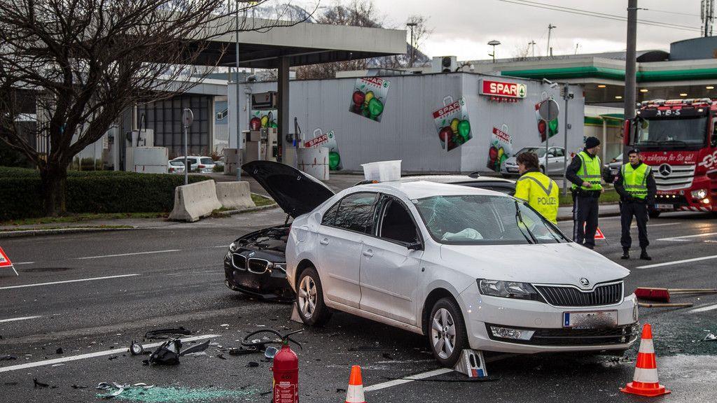 Autoüberschlag auf Innsbrucker Bundesstraße