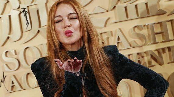 Lindsay Lohan bekommt Wasserdusche bei der “The Tonight Show”