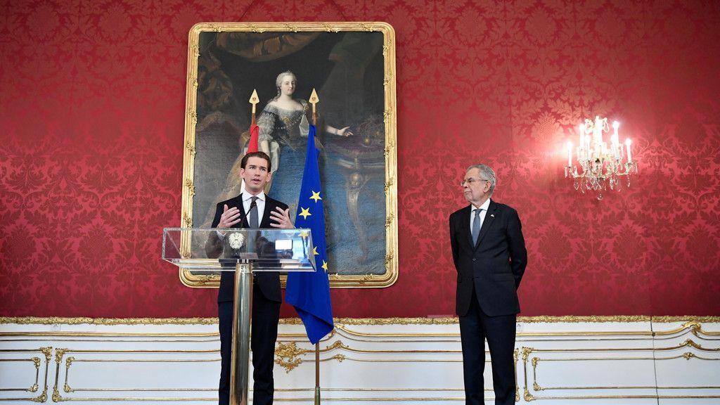 Van der Bellen beauftragt Kurz mit Regierungsbildung