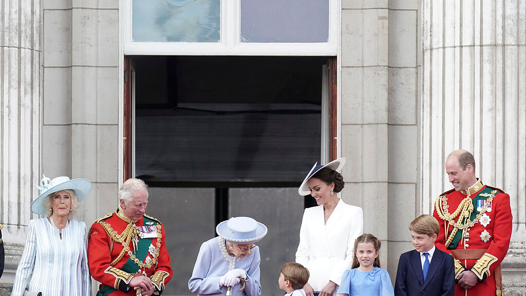 Queen feiert 70 Jahre Thronjubil\u00e4um