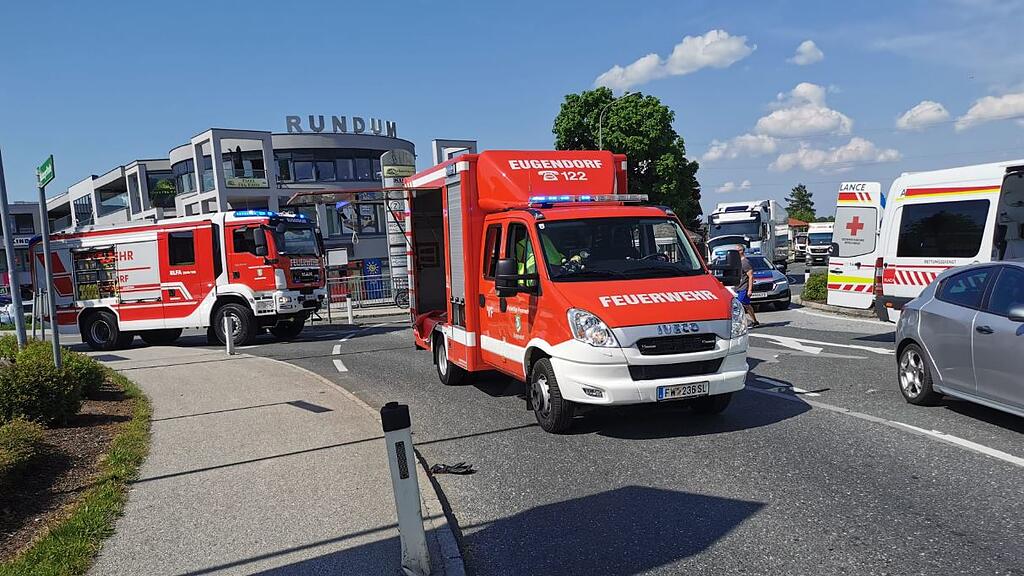 Motorrad contra Moped in Eugendorf