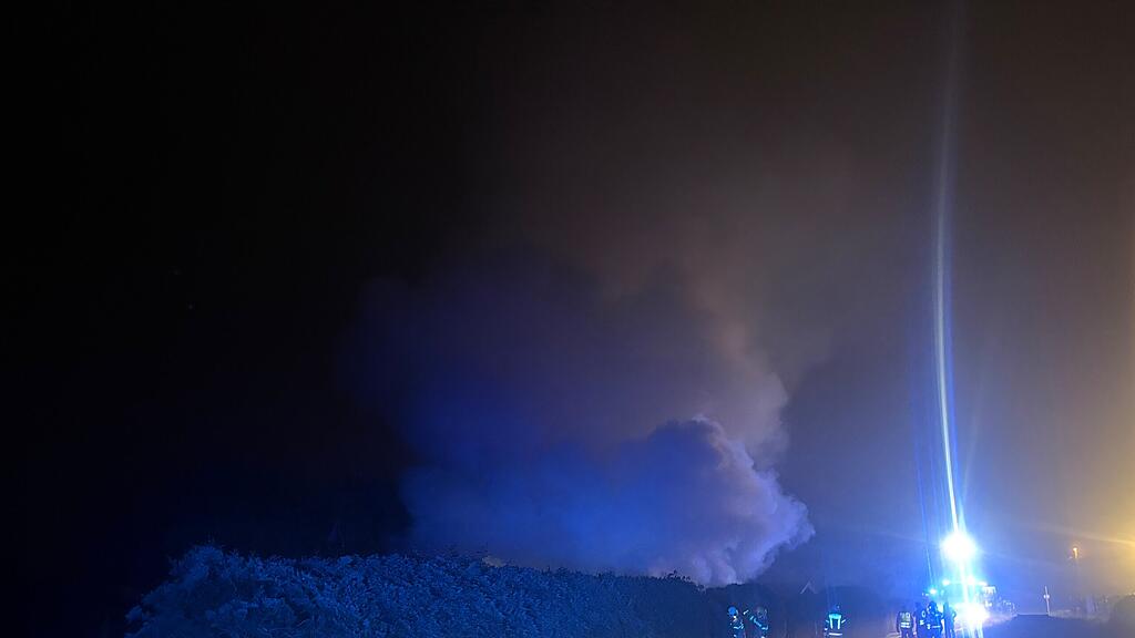 Brand zweier  Gartenhütten in Saalfeden